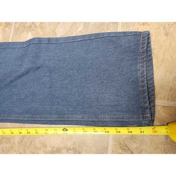 Field & Forest Men’s Relax Fit Jeans 40x32 Medium Stone Blue Classic Denim - Picture 2 of 8